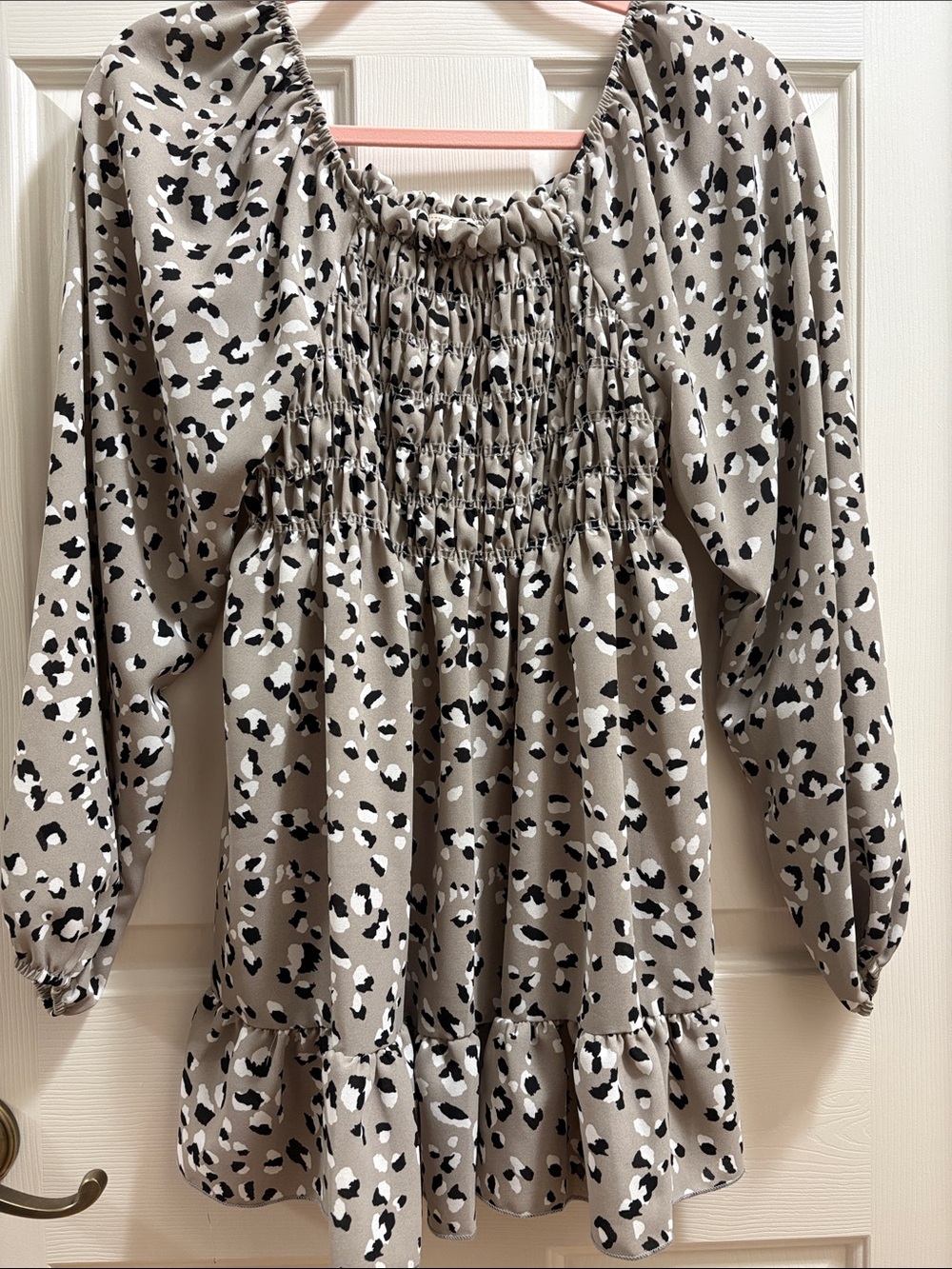 NWT Smocked Leopard Print Long-Sleeve Peplum Tunic Top - Taupe/Black Small